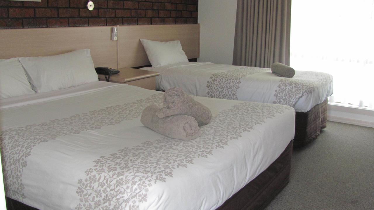 Bristol Hill Motor Inn Мэриборо Экстерьер фото